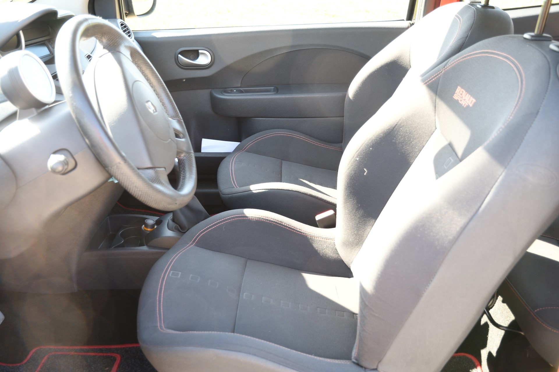 RENAULT Twingo 1.6 16V RS (Sport)-image-4