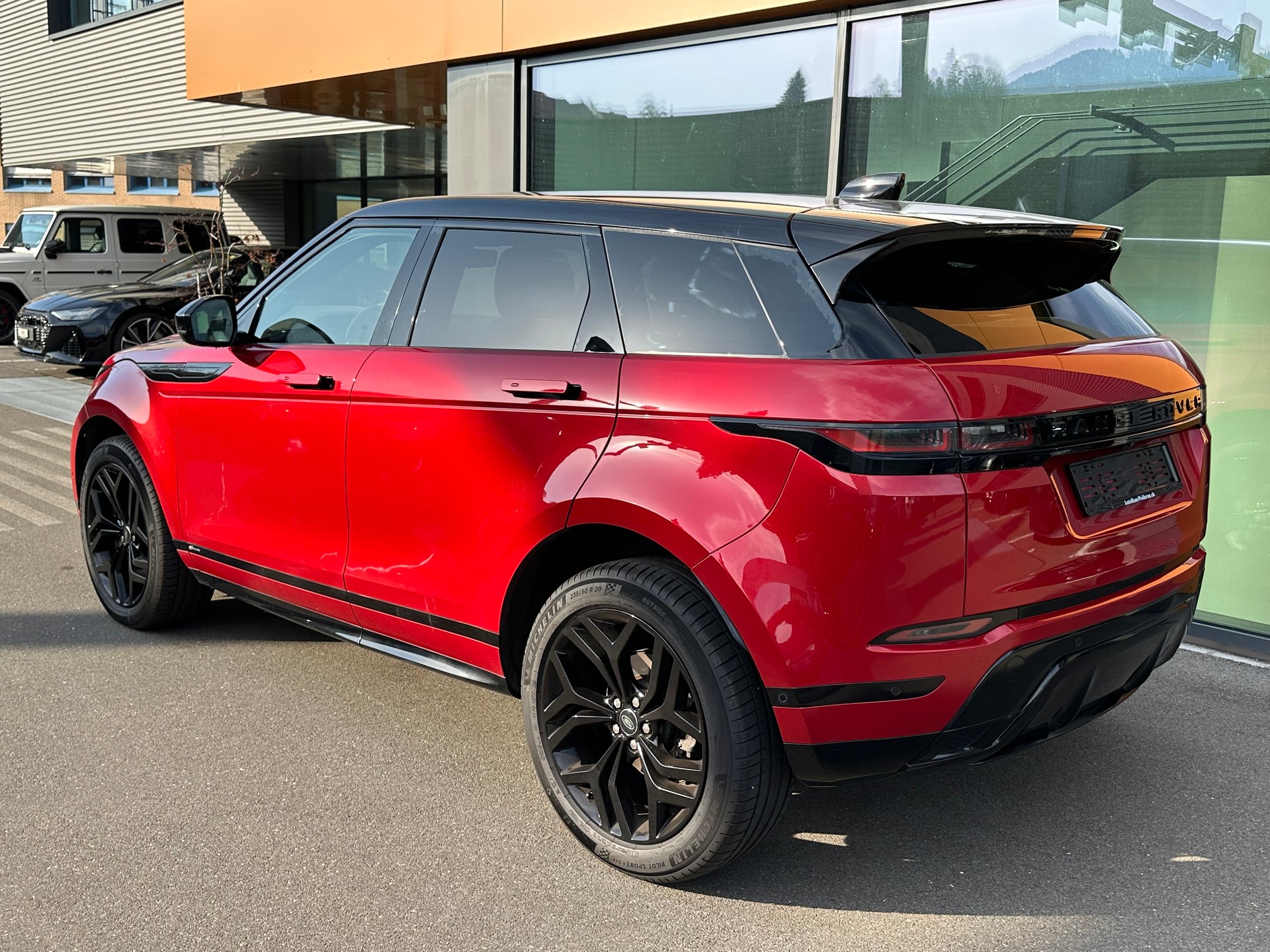 LAND ROVER Range Rover Evoque R-Dynamic P 250 HSE AT9 / Pano-Dach,SItz+Lenkradheiz/ACC/PDC+Kamera,Head-UP,-image-4
