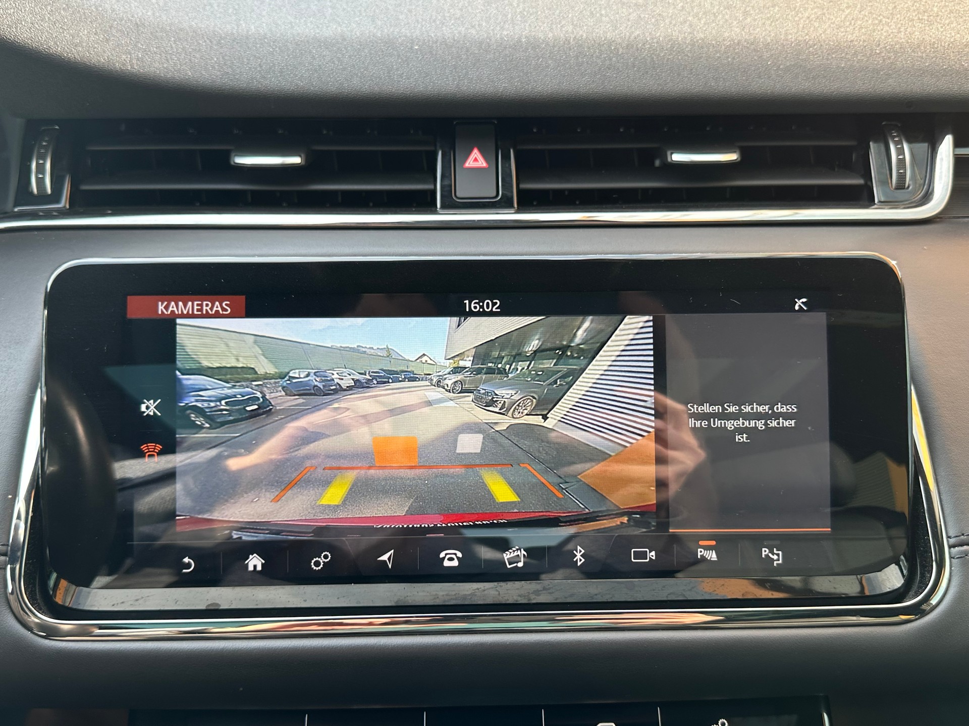 LAND ROVER Range Rover Evoque R-Dynamic P 250 HSE AT9 / Pano-Dach,SItz+Lenkradheiz/ACC/PDC+Kamera,Head-UP,-image-13