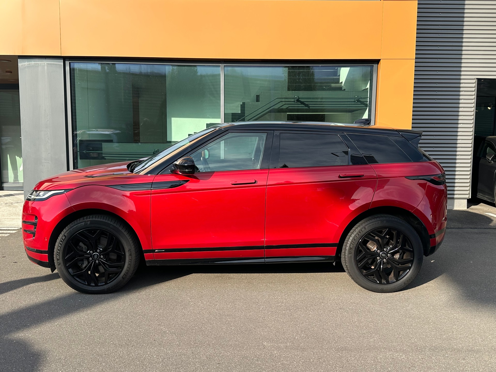 LAND ROVER Range Rover Evoque R-Dynamic P 250 HSE AT9 / Pano-Dach,SItz+Lenkradheiz/ACC/PDC+Kamera,Head-UP,-image-2
