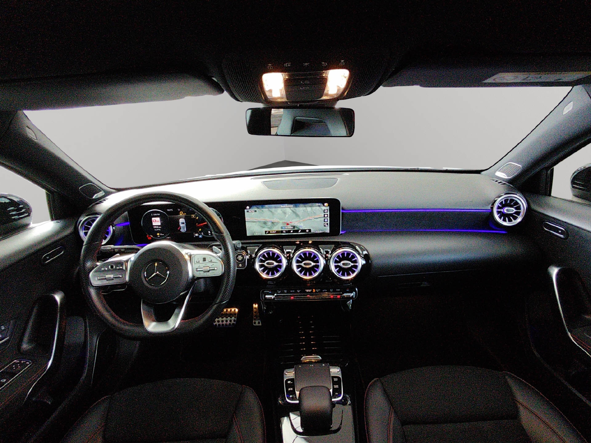 MERCEDES-BENZ A 200 AMG Line-image-8