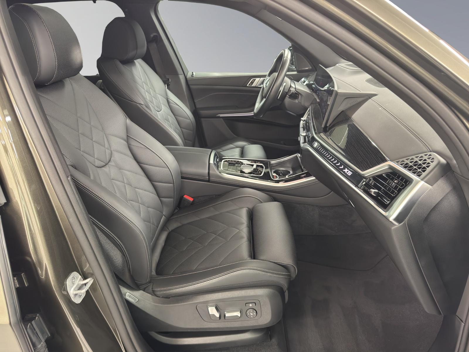 BMW X5 40i xDrive SAG-image-14
