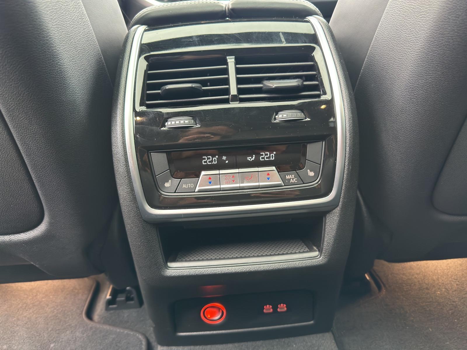 BMW X5 M60i xDrive Pack M Sport Pro/Anhängerkupplung-image-22