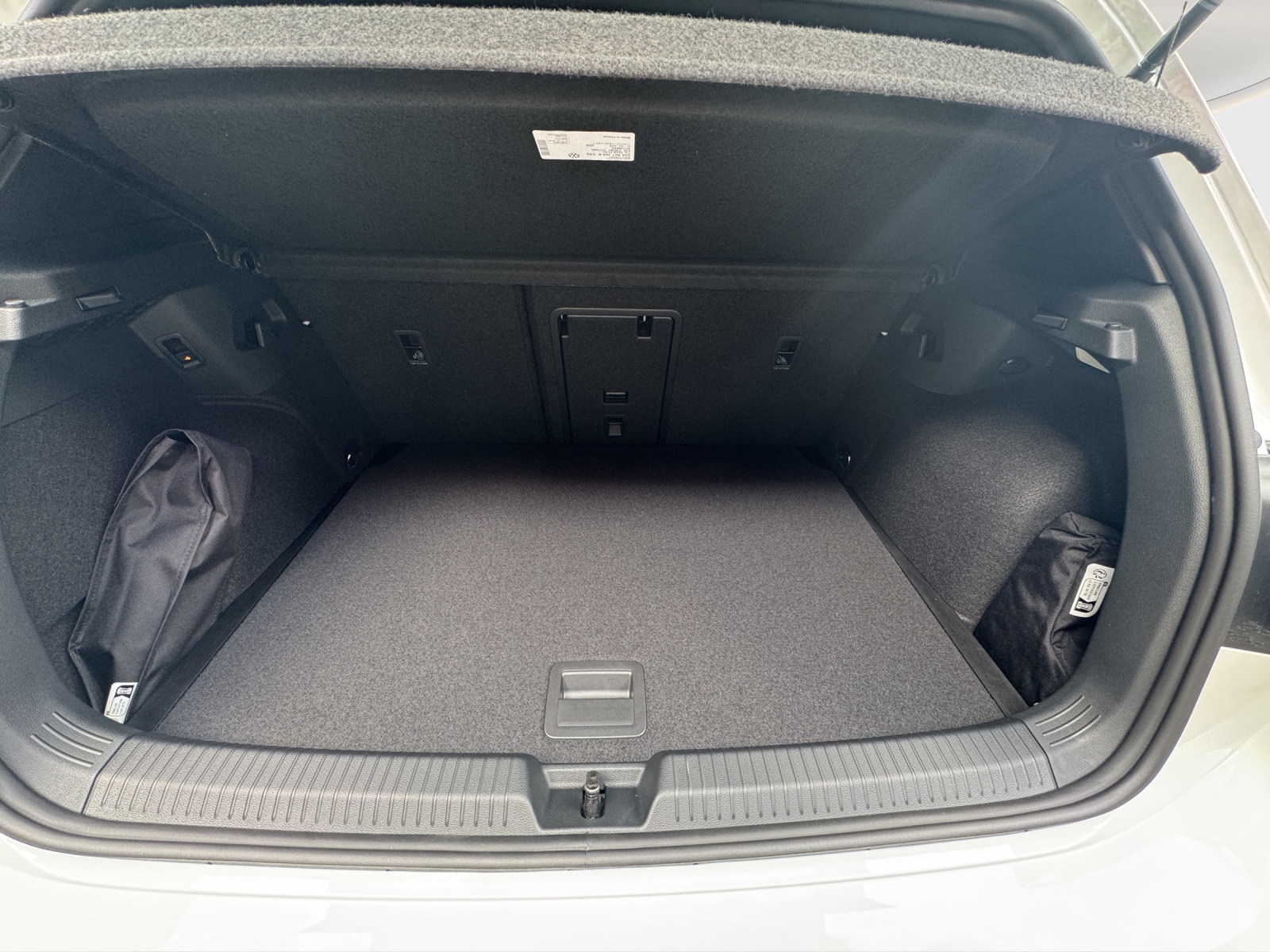 VW Golf 2.0 TSI R-Line DSG 4 Motion-image-12