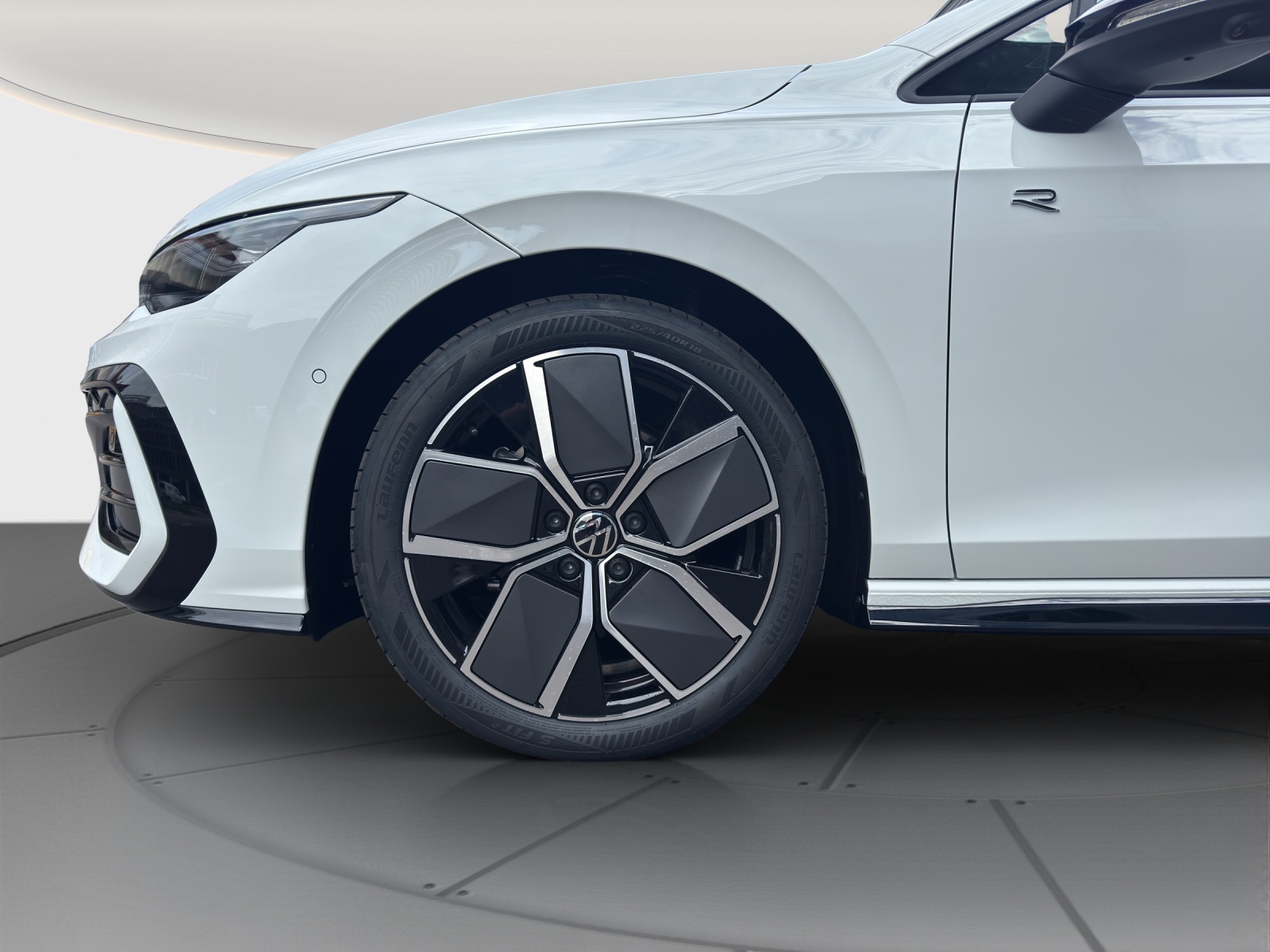 VW Golf 2.0 TSI R-Line DSG 4 Motion-image-7