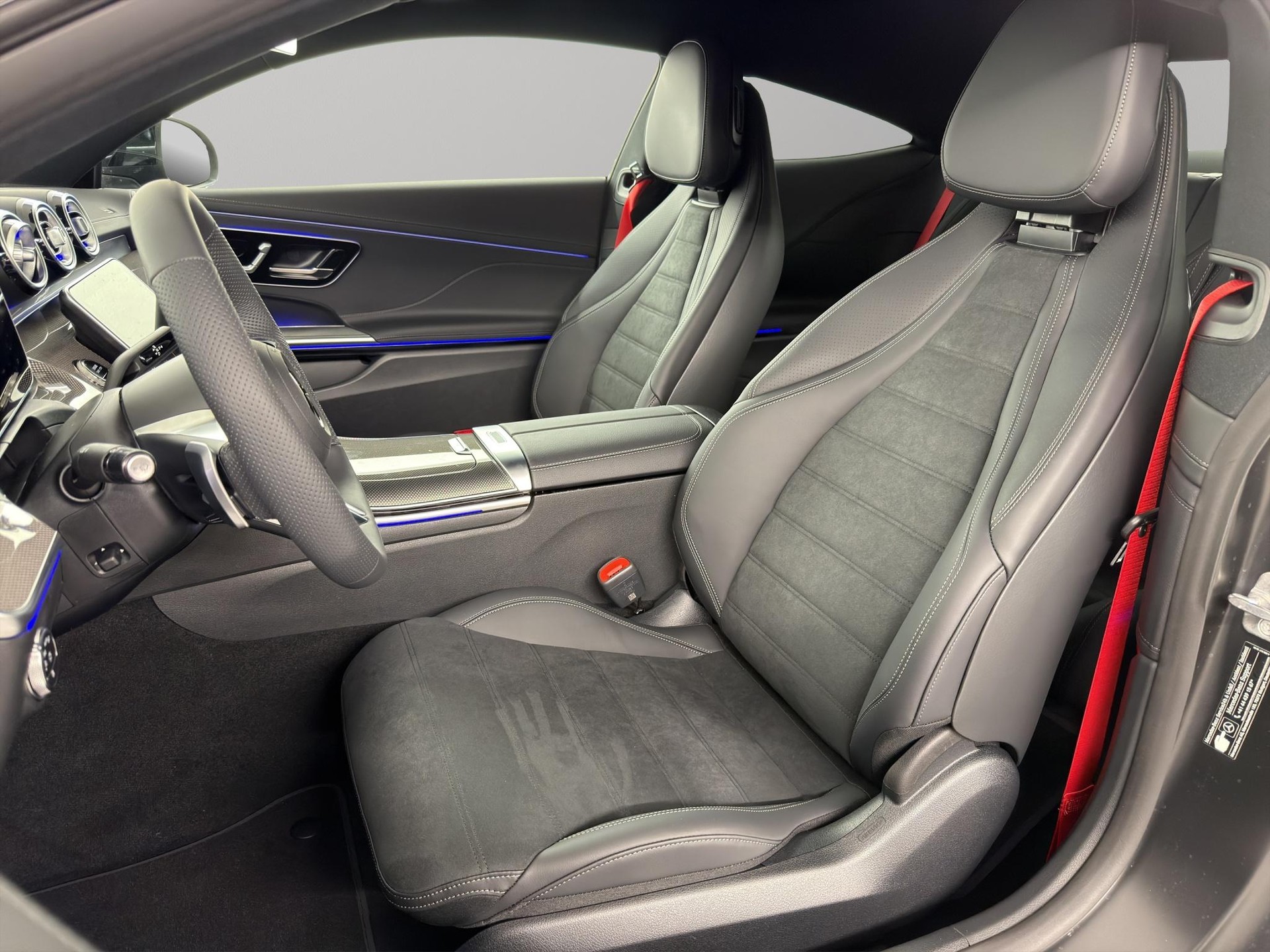 MERCEDES-BENZ CLE 300 AMG Line 4matic Coupé-image-7
