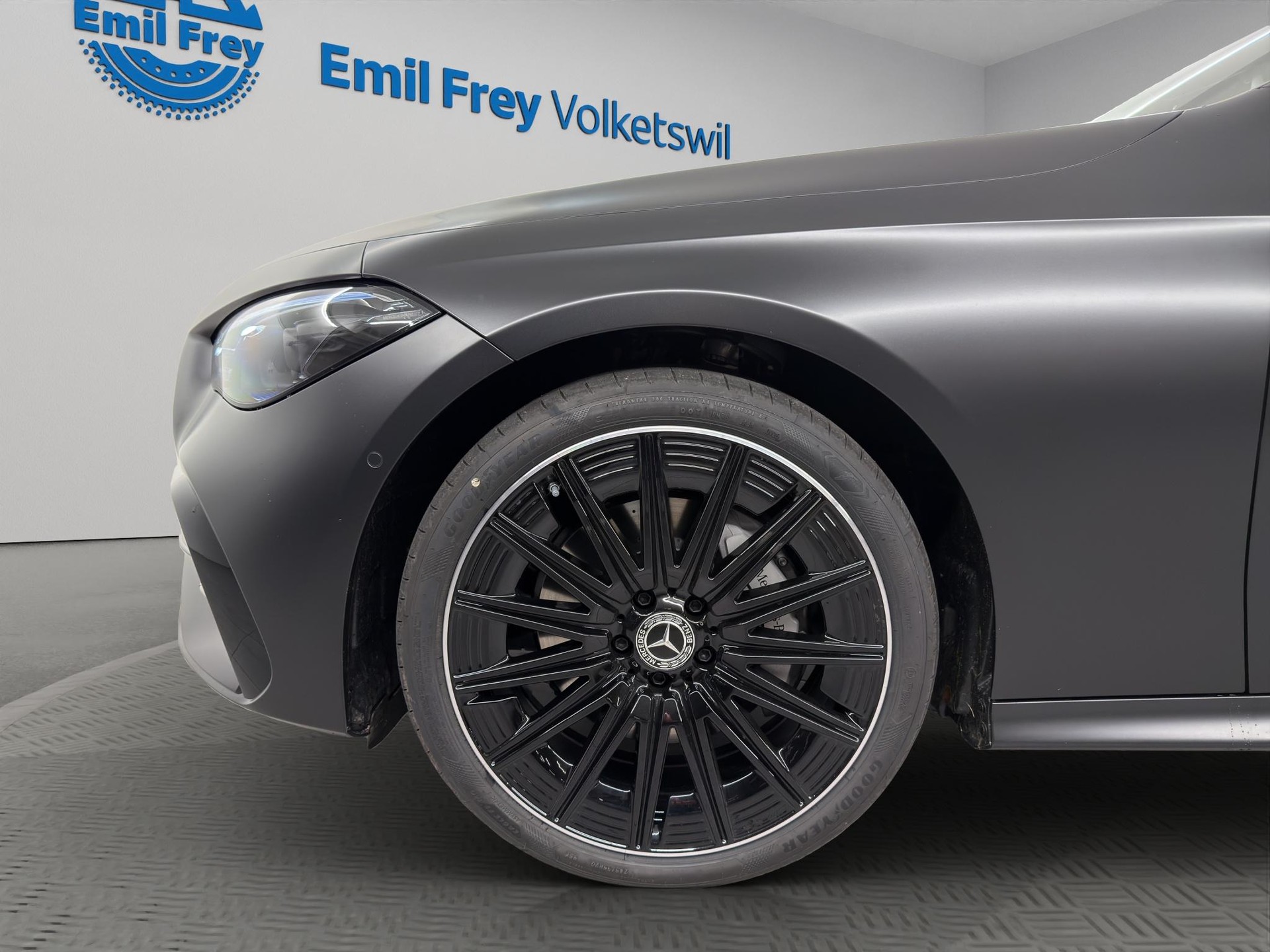 MERCEDES-BENZ CLE 300 AMG Line 4matic Coupé-showroom-element-3