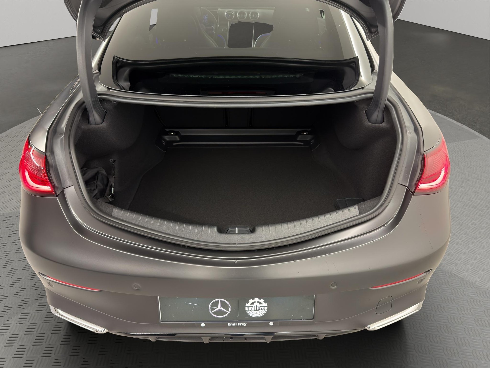 MERCEDES-BENZ CLE 300 AMG Line 4matic Coupé-image-6