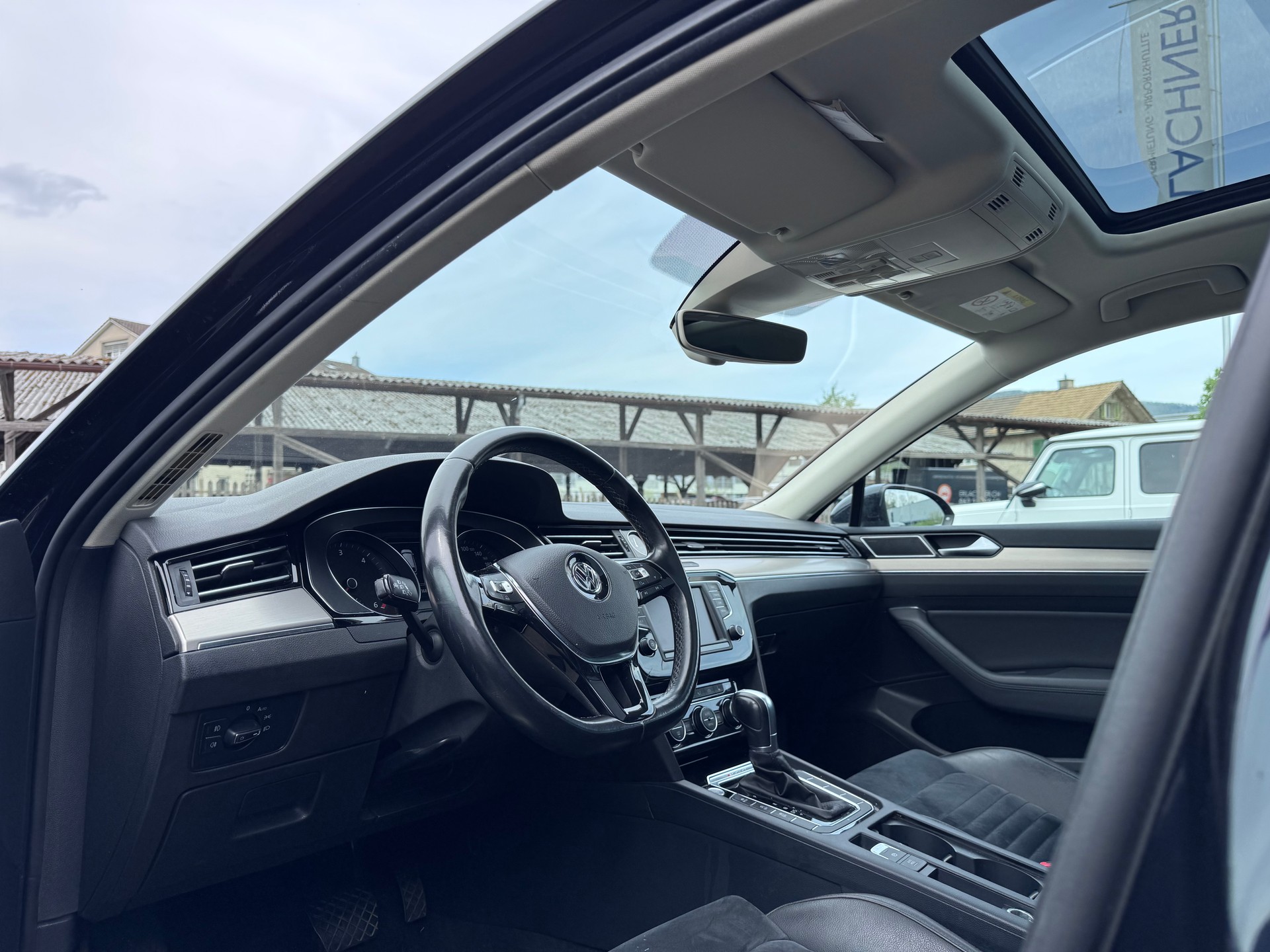 VW Passat Variant 2.0 TDI BMT High. DSG 4Motion-image-5