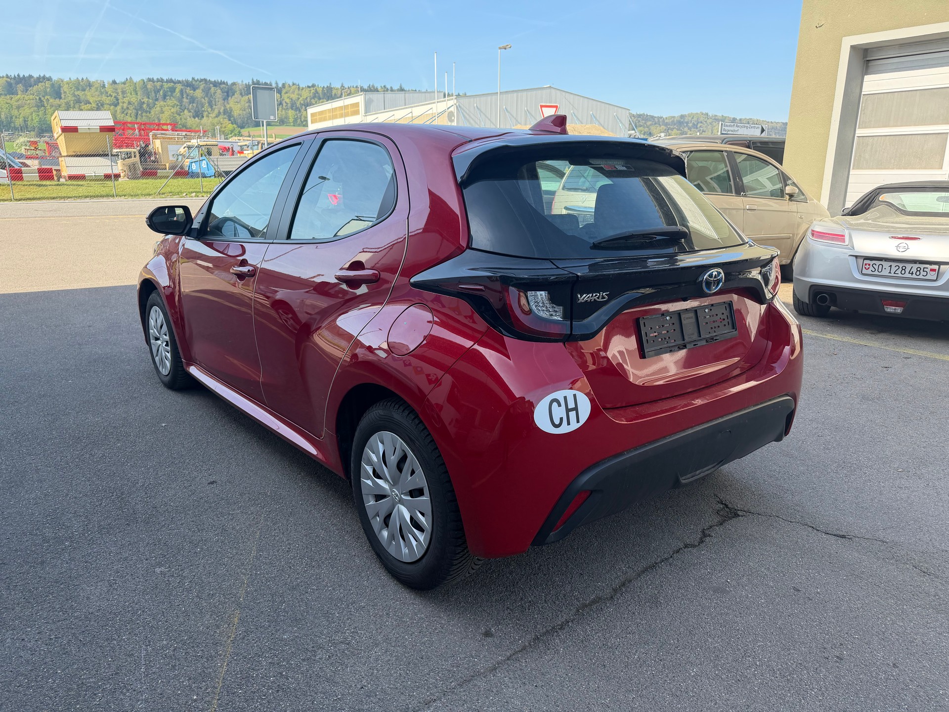 TOYOTA Yaris 1.5 Comfort e-CVT-image-4