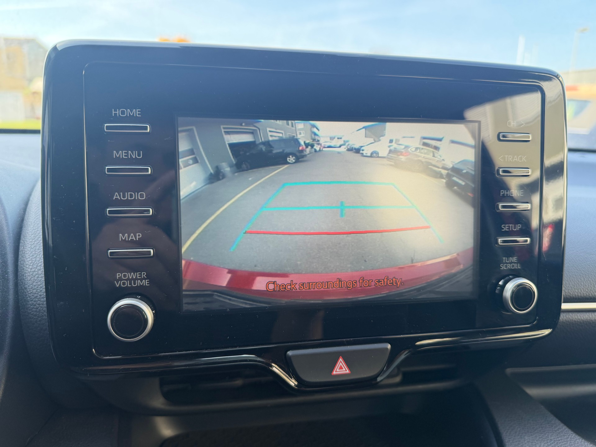TOYOTA Yaris 1.5 Comfort e-CVT-image-9
