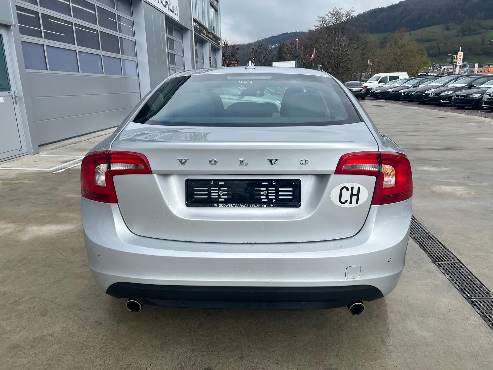 VOLVO S60 D5 AWD Summum Geartronic-image-4