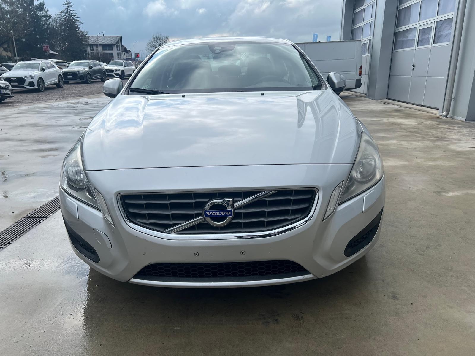 VOLVO S60 D5 AWD Summum Geartronic-image-1