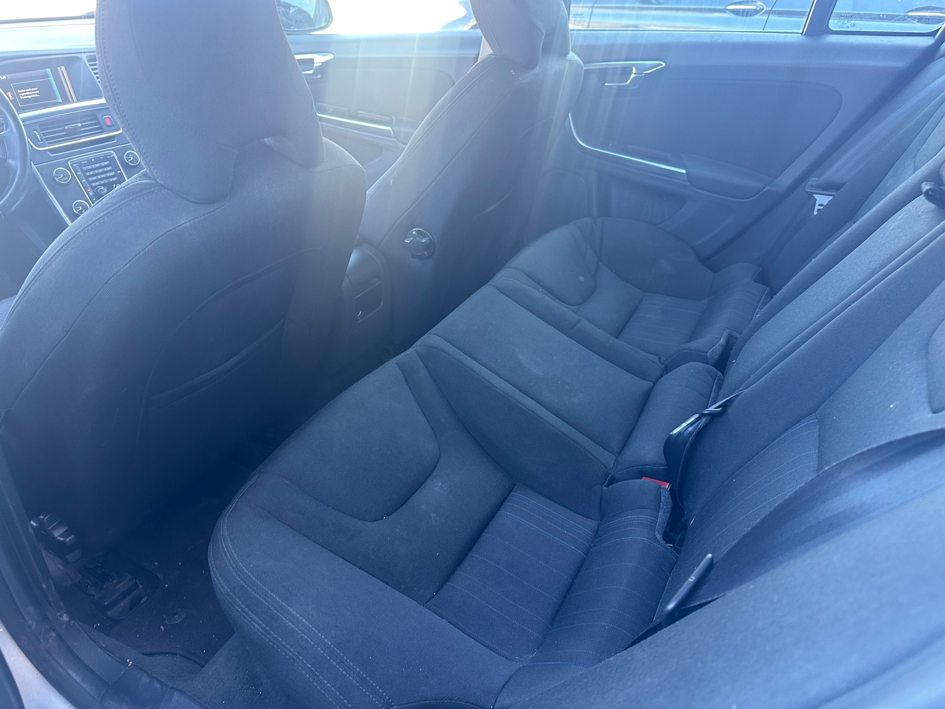 VOLVO S60 D5 AWD Summum Geartronic-image-12