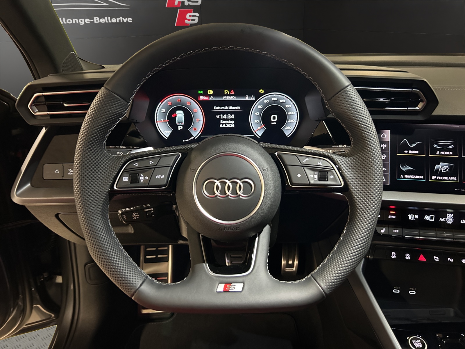 AUDI A3 Sportback TFSI 110 kW S line Attraction S tronic-image-9