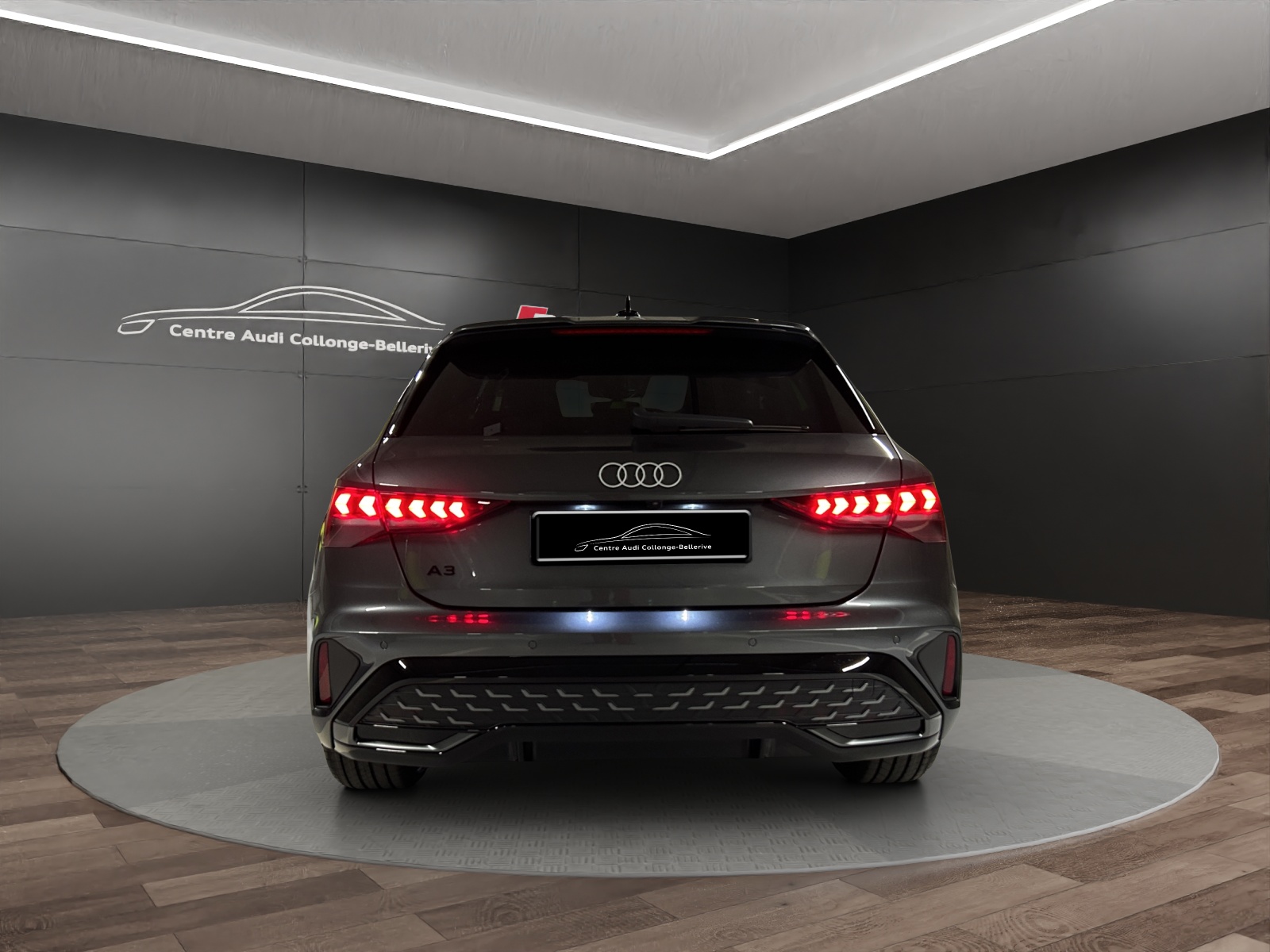 AUDI A3 Sportback TFSI 110 kW S line Attraction S tronic-image-4