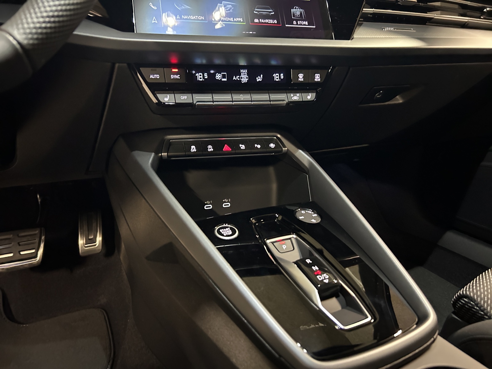 AUDI A3 Sportback TFSI 110 kW S line Attraction S tronic-image-13