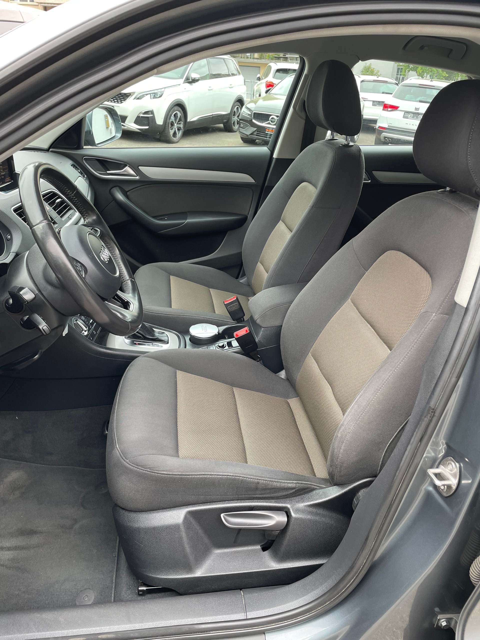 AUDI Q3 1.4 TFSI Start S-tronic-image-7