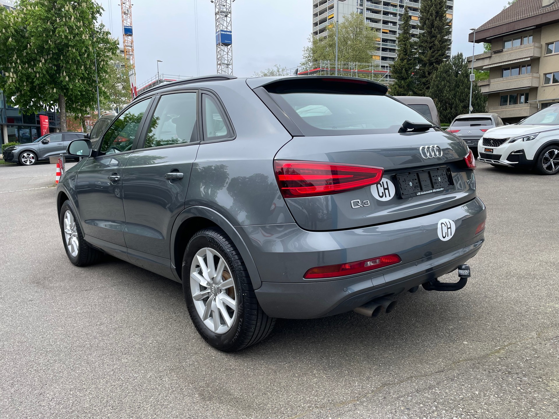 AUDI Q3 1.4 TFSI Start S-tronic-image-2