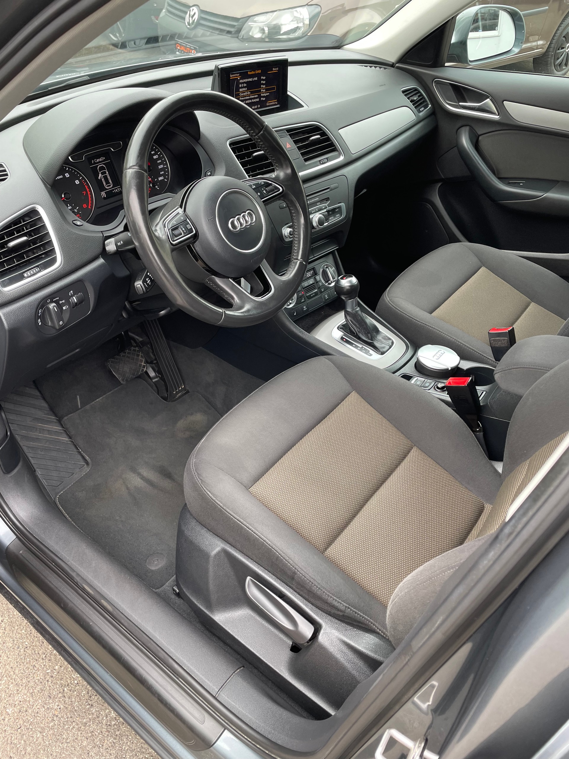 AUDI Q3 1.4 TFSI Start S-tronic-image-6