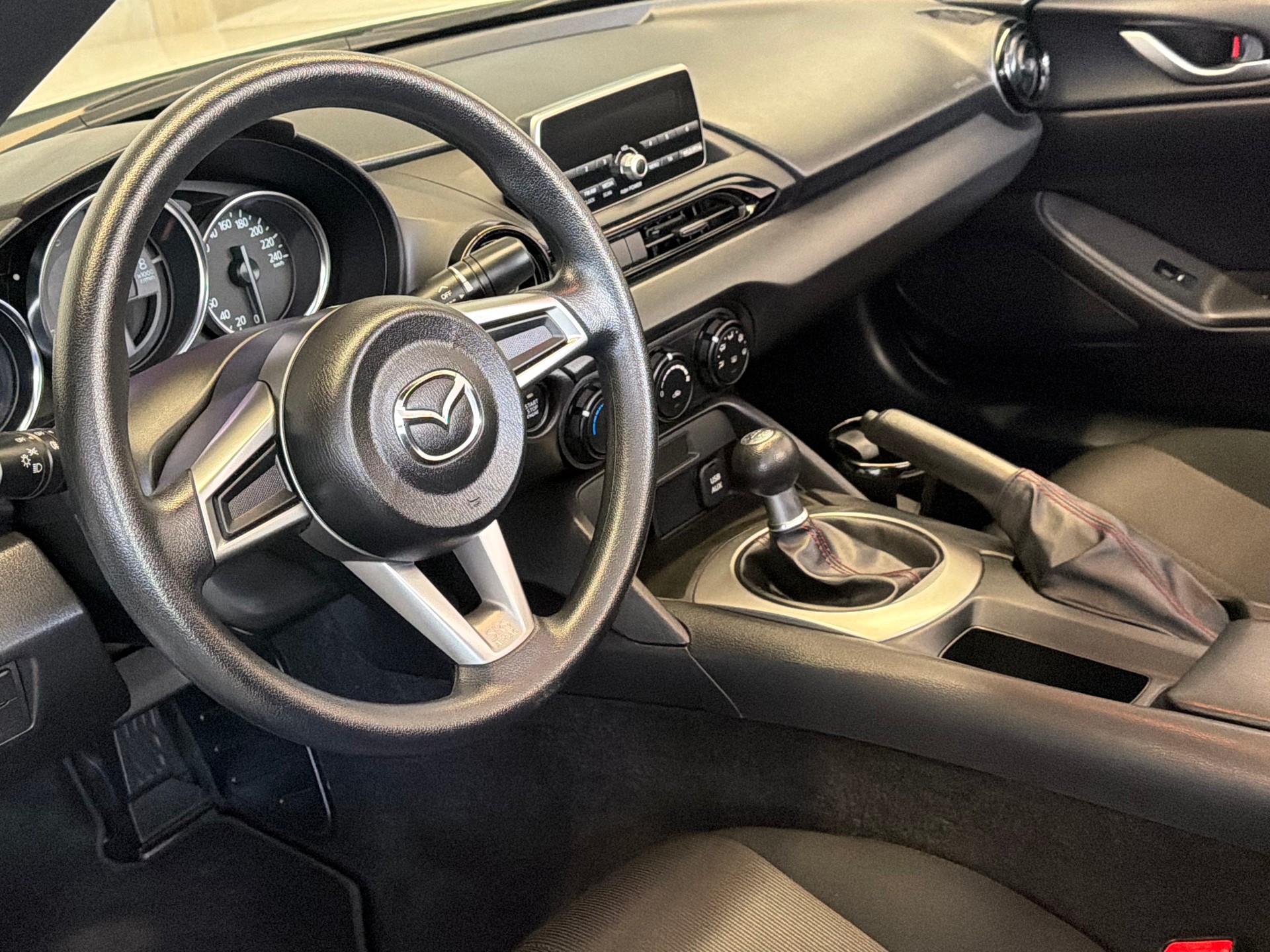 MAZDA MX-5 SKYACTIV-G 131 Challenge-image-11