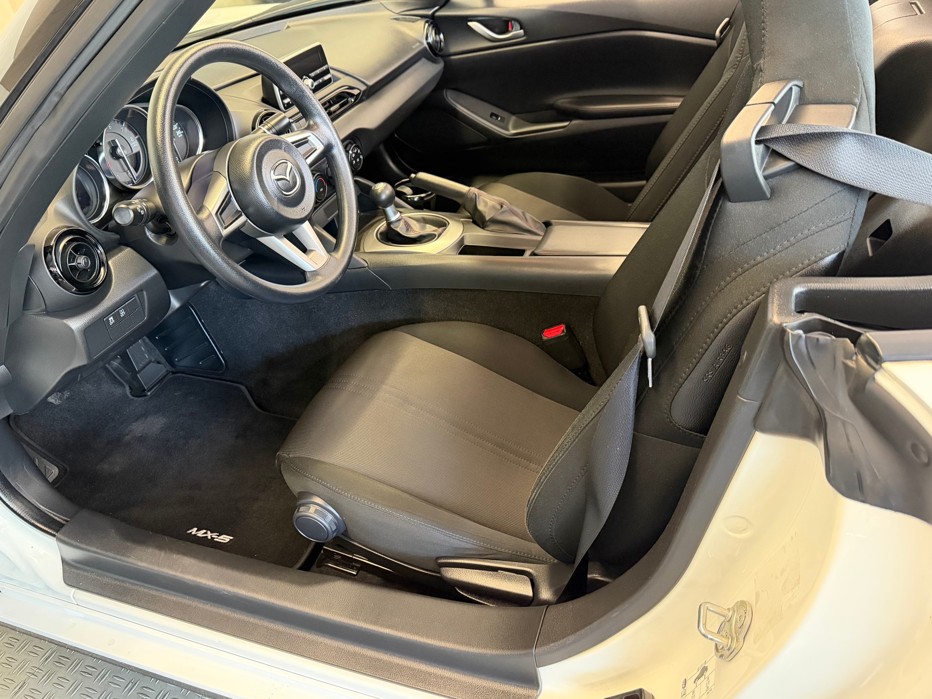 MAZDA MX-5 SKYACTIV-G 131 Challenge-image-10