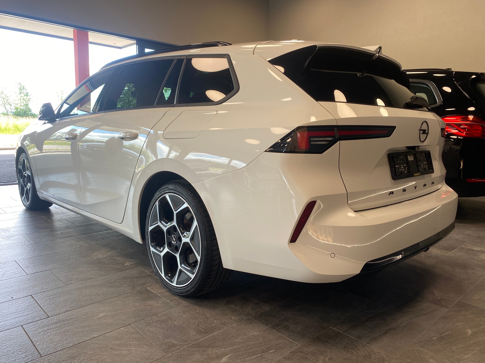 OPEL Astra Sports Tourer 1.6 PHEV Turbo Ultimate A-showroom-element-1
