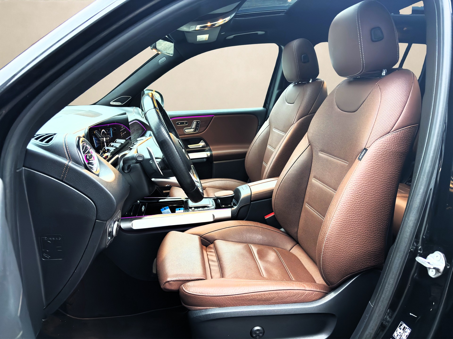 MERCEDES-BENZ GLB *35 AMG* 4Matic 8G-Tronic-image-8