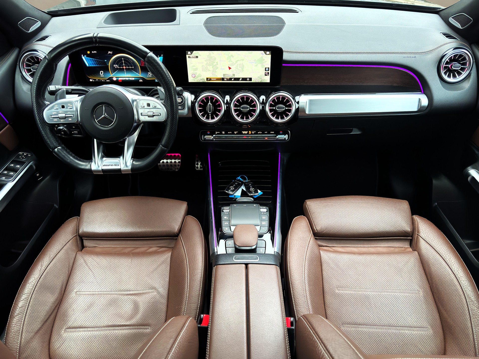 MERCEDES-BENZ GLB *35 AMG* 4Matic 8G-Tronic-image-7
