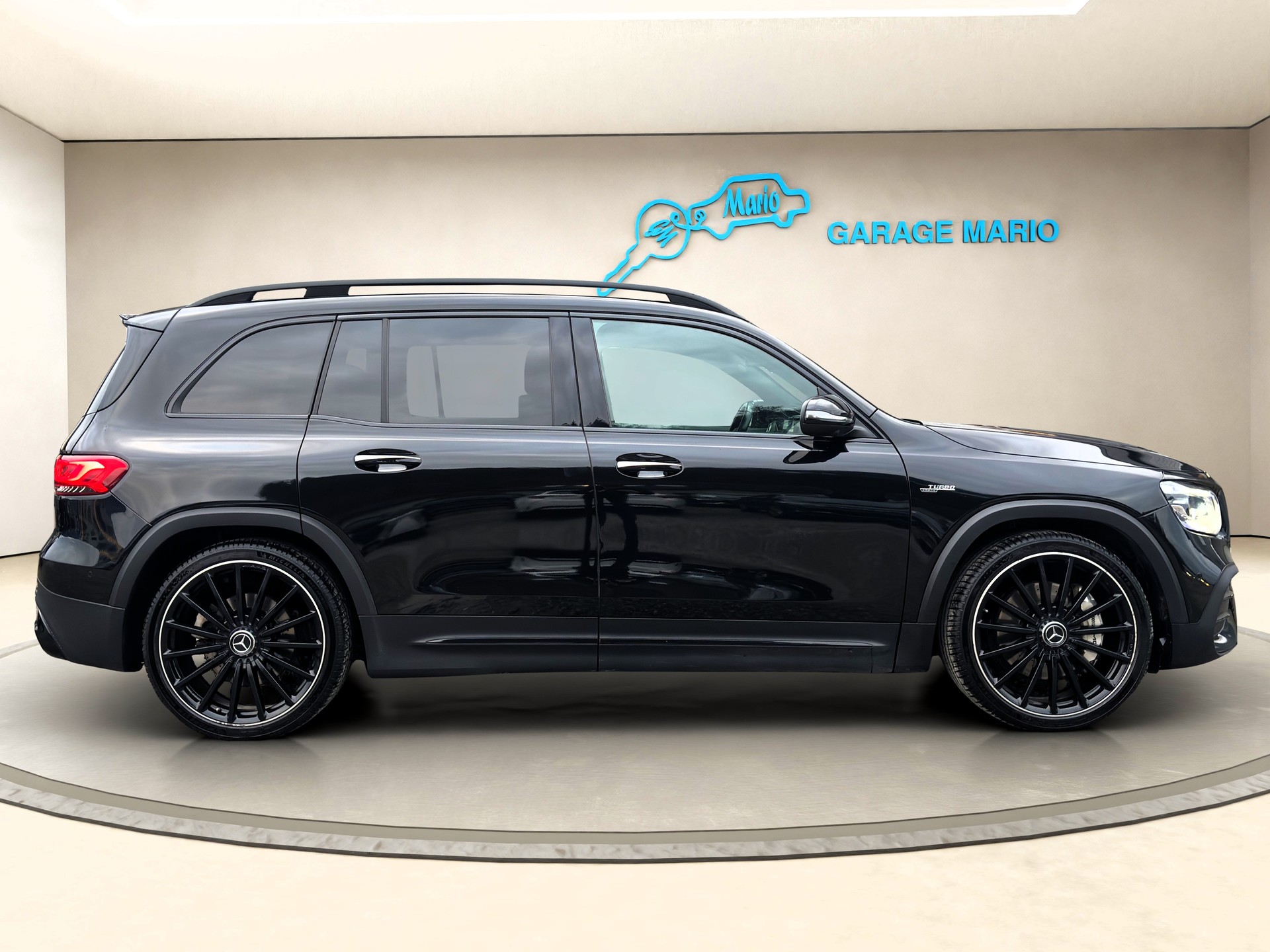 MERCEDES-BENZ GLB *35 AMG* 4Matic 8G-Tronic-image-3