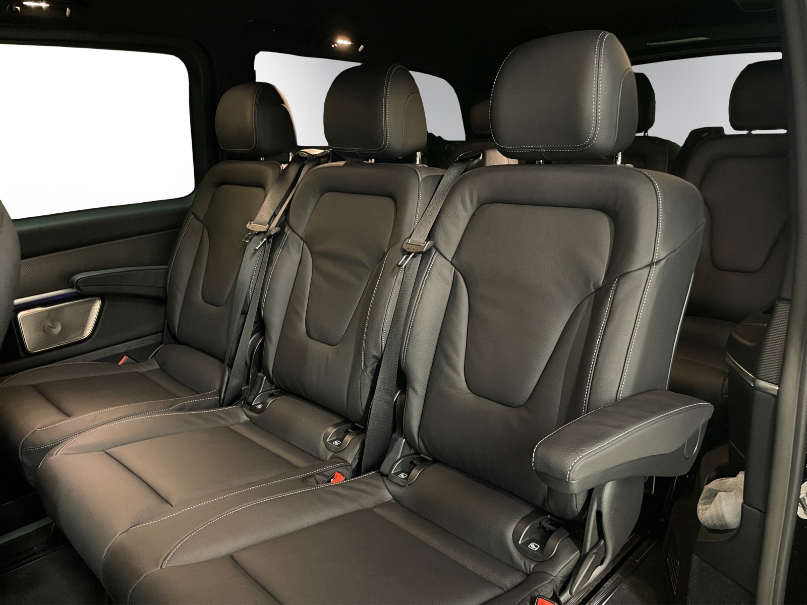 MERCEDES-BENZ V 300 d extralang 4Matic Avantgarde 9G-Tronic-image-8