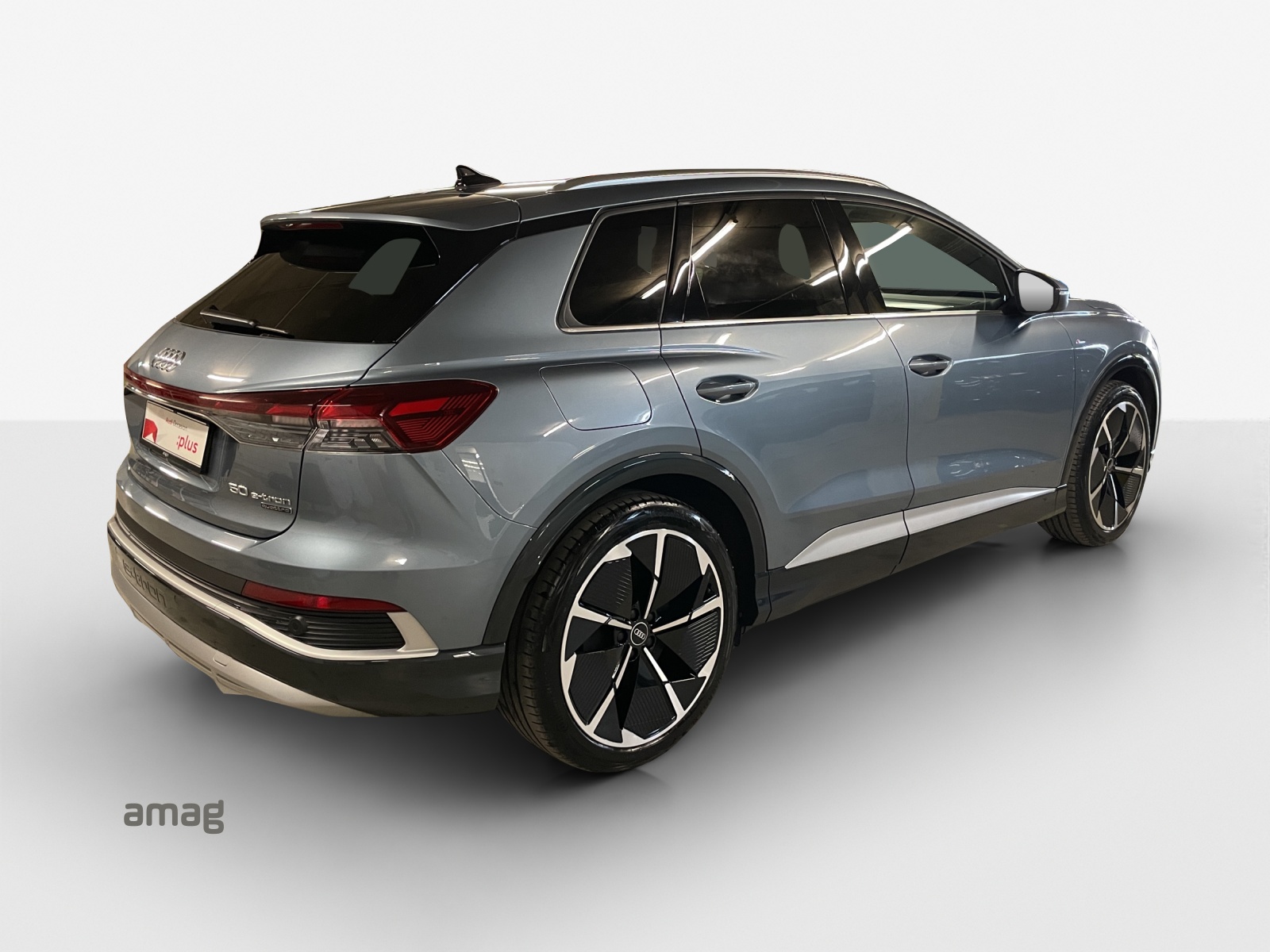 AUDI Q4 e-tron 50 quattro-image-4