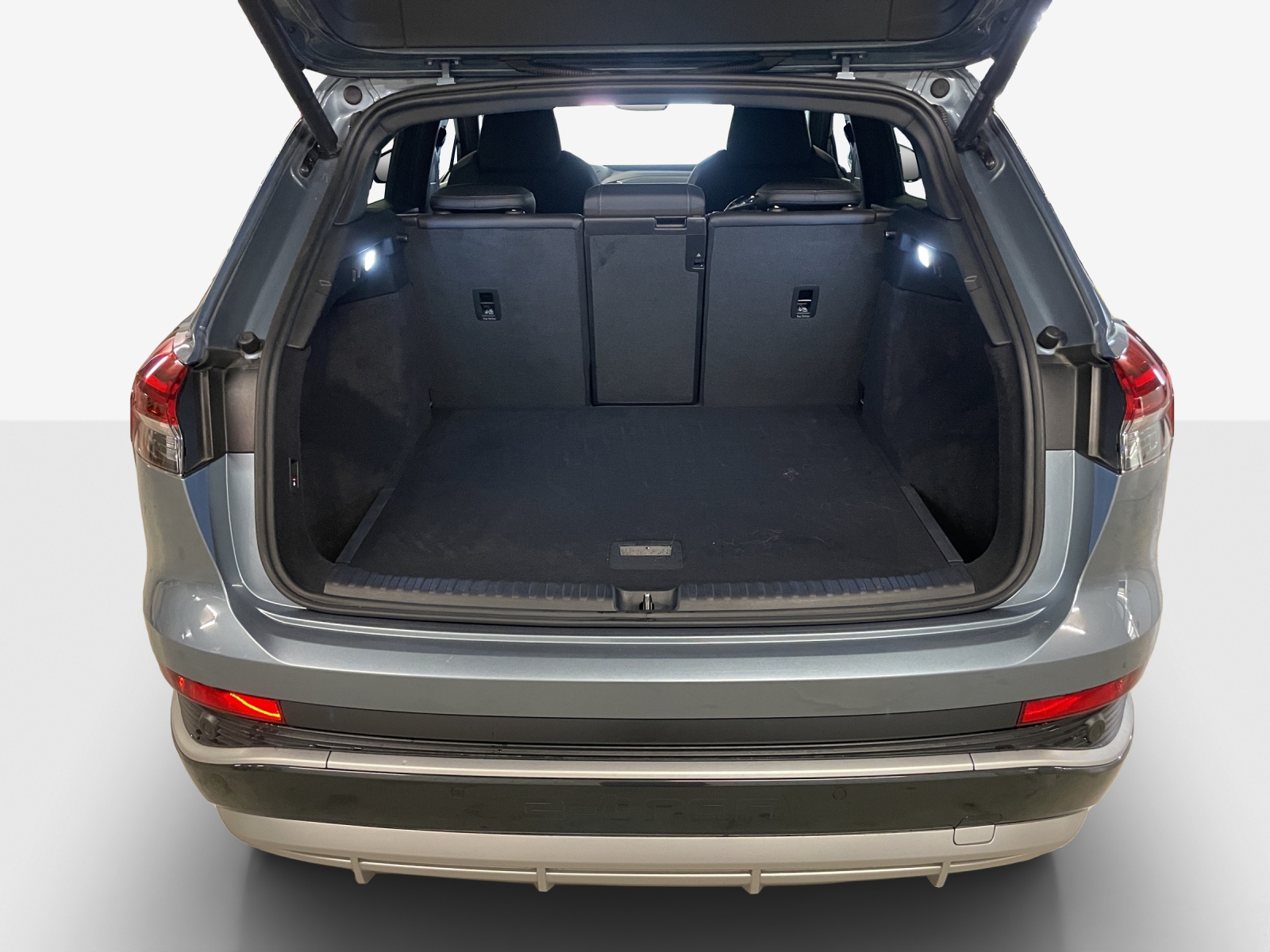 AUDI Q4 e-tron 50 quattro-image-12