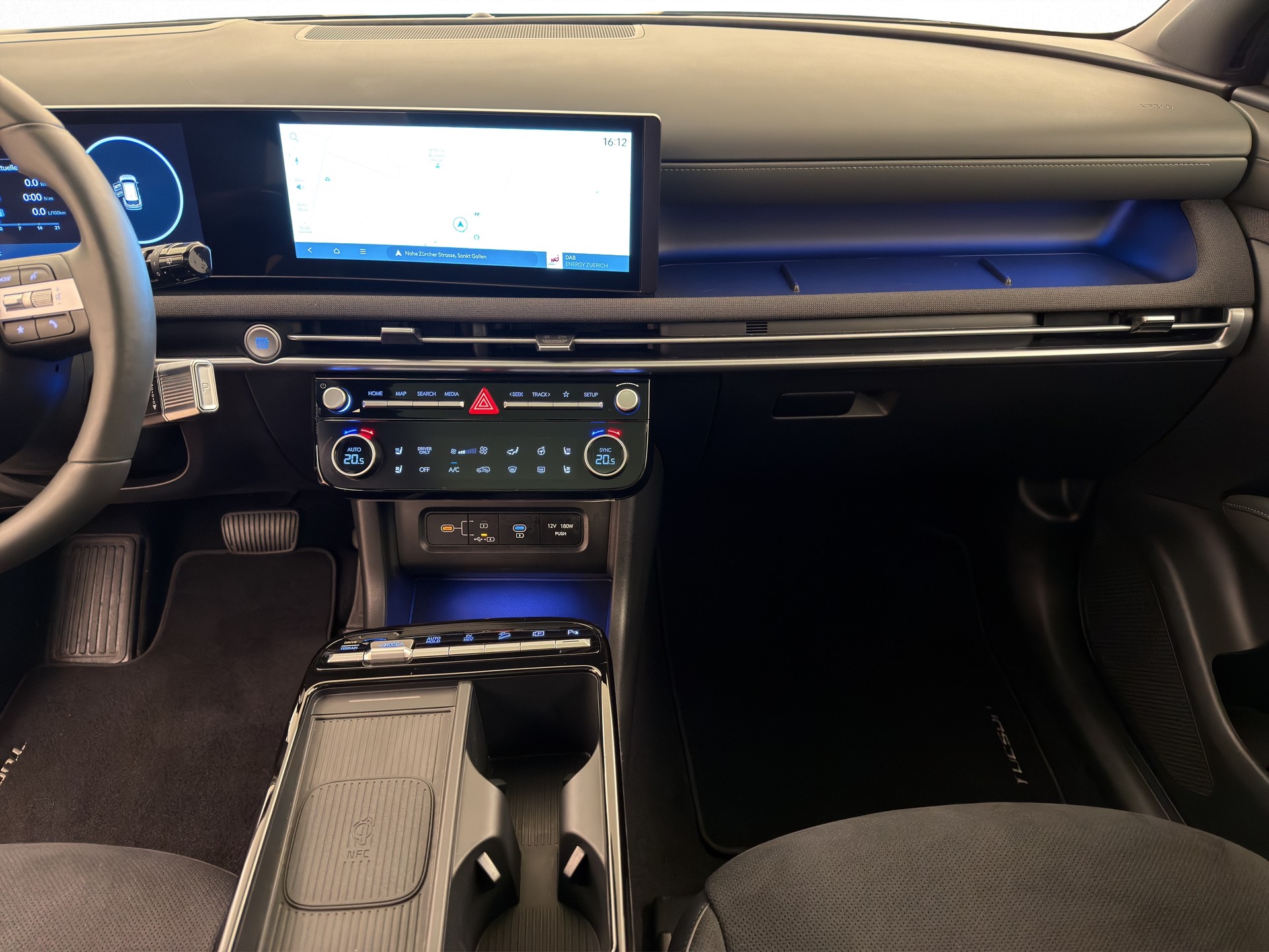 HYUNDAI Tucson 1.6 T-GDi Plug-in Hybrid 20th Anniversary-image-9