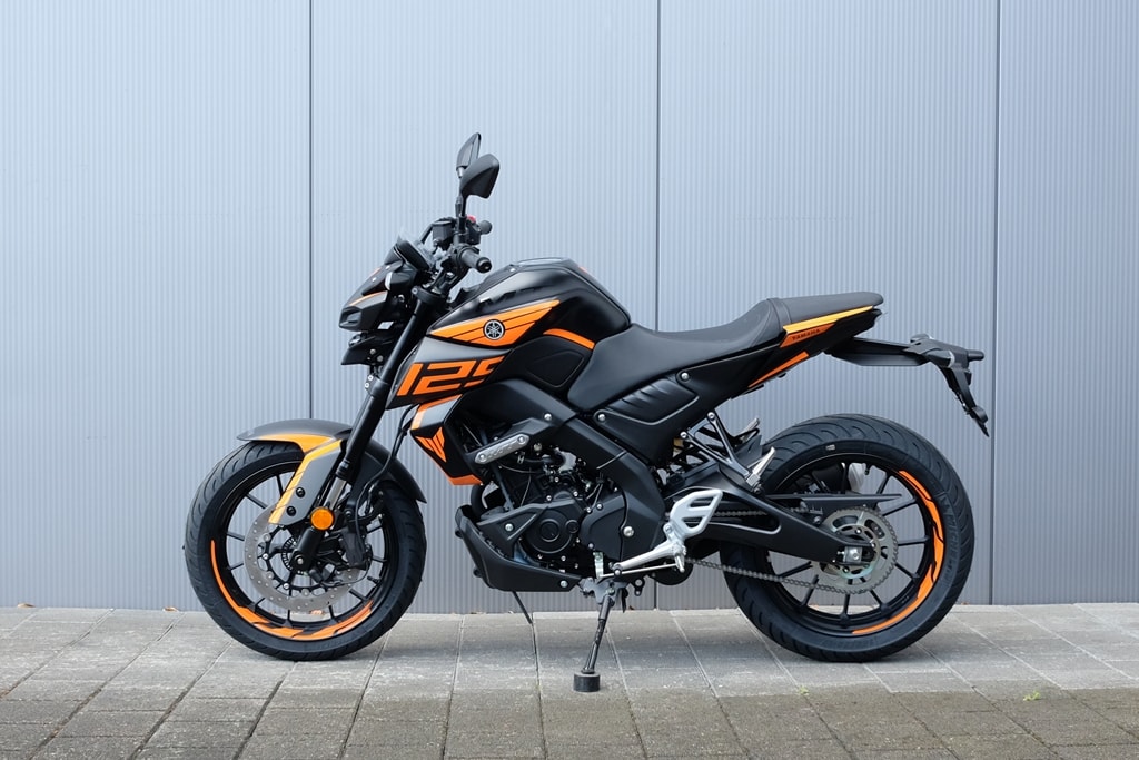 YAMAHA MT-125 ABS-showroom-element-1