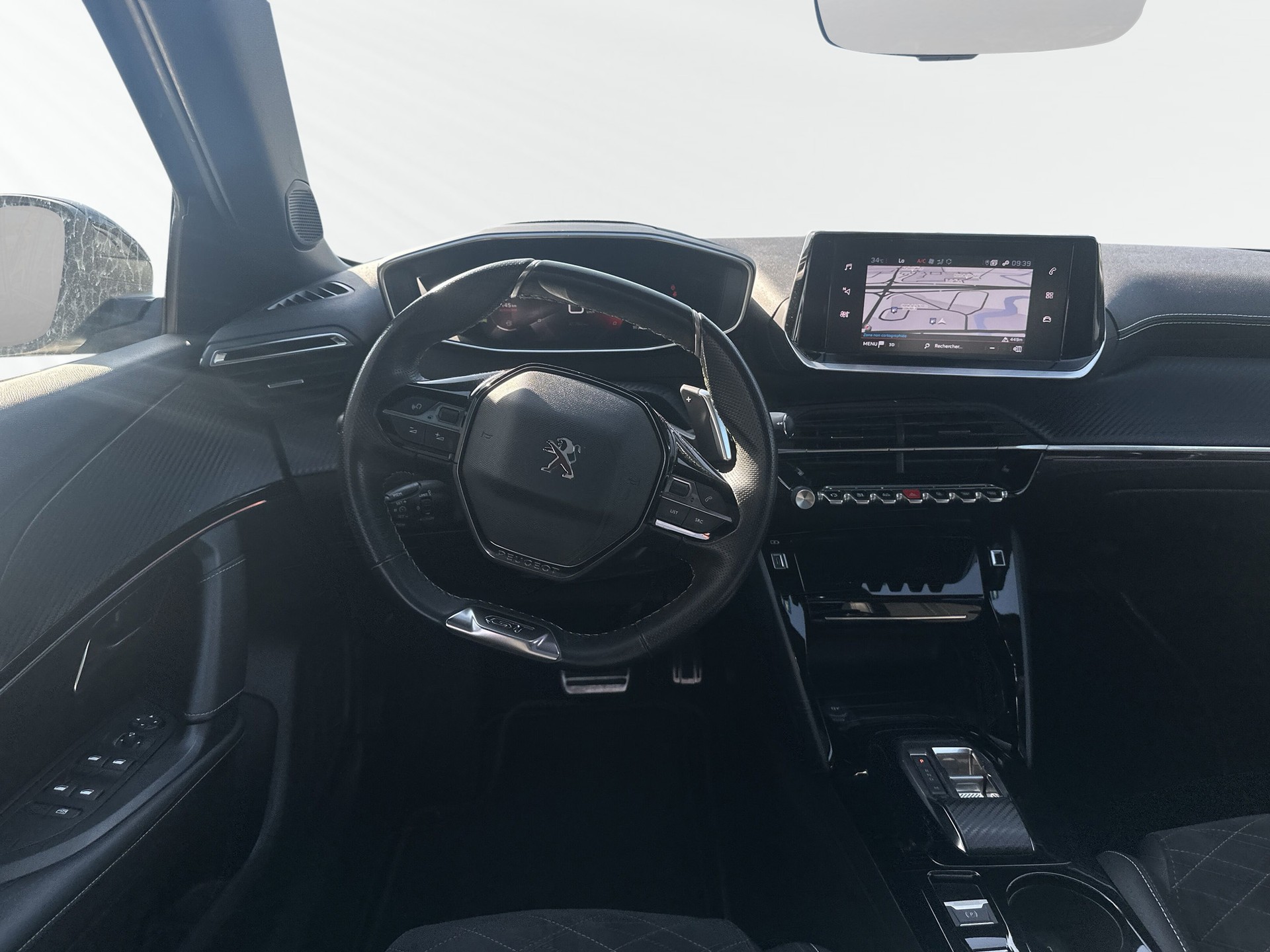 PEUGEOT 2008 1.2 PureTech GT EAT8-image-4