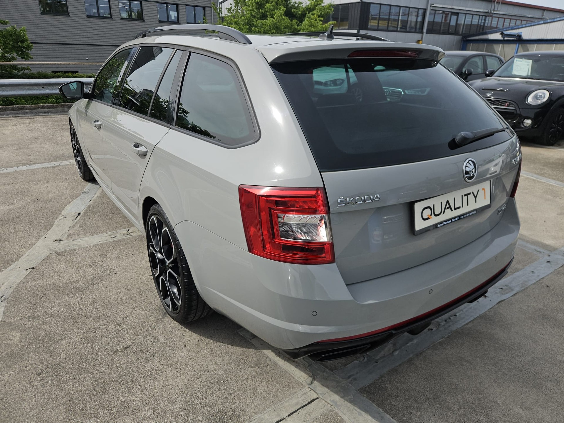 SKODA Octavia Combi 2.0 TSI RS 230-showroom-element-2