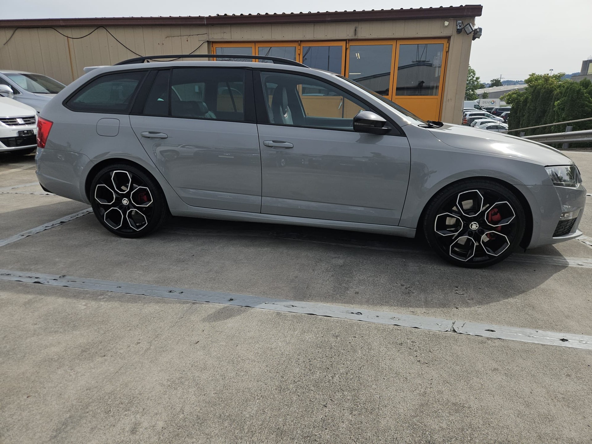 SKODA Octavia Combi 2.0 TSI RS 230-image-4