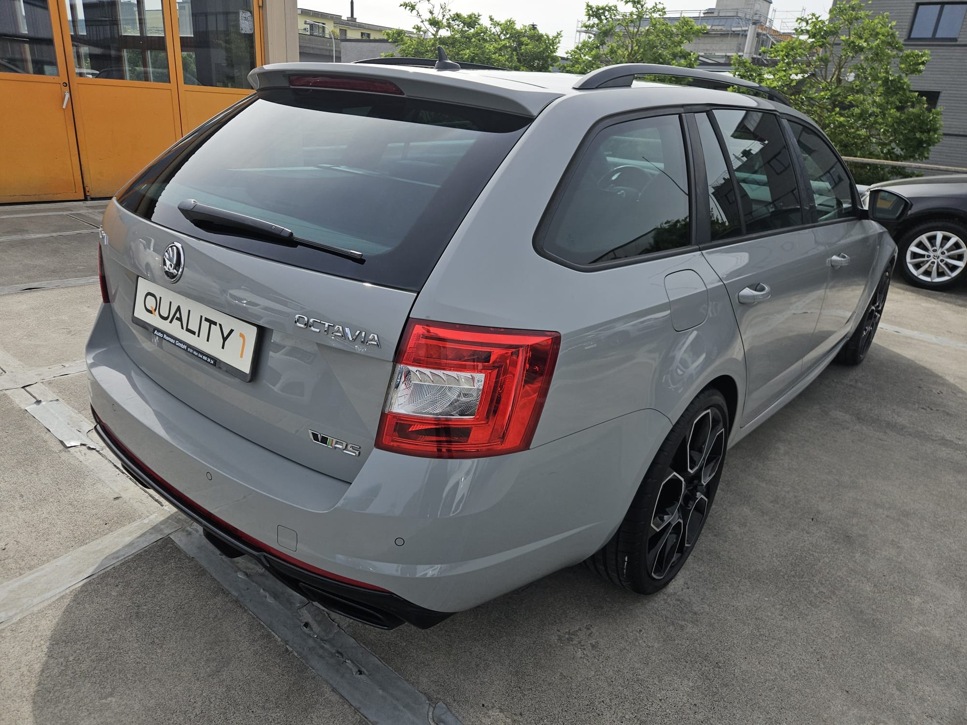 SKODA Octavia Combi 2.0 TSI RS 230-showroom-element-3