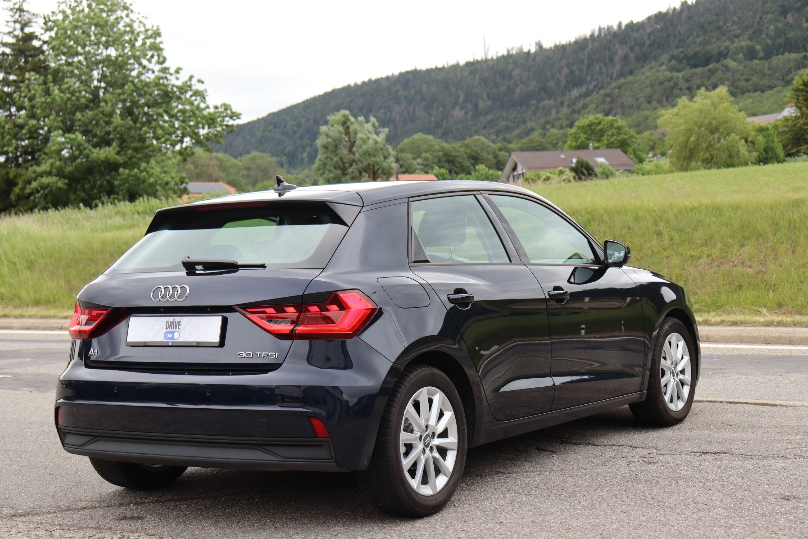 AUDI A1 Sportback 30 TFSI S-tronic • Sportline • Garantie • Véhicule CH • Expertisé-image-8