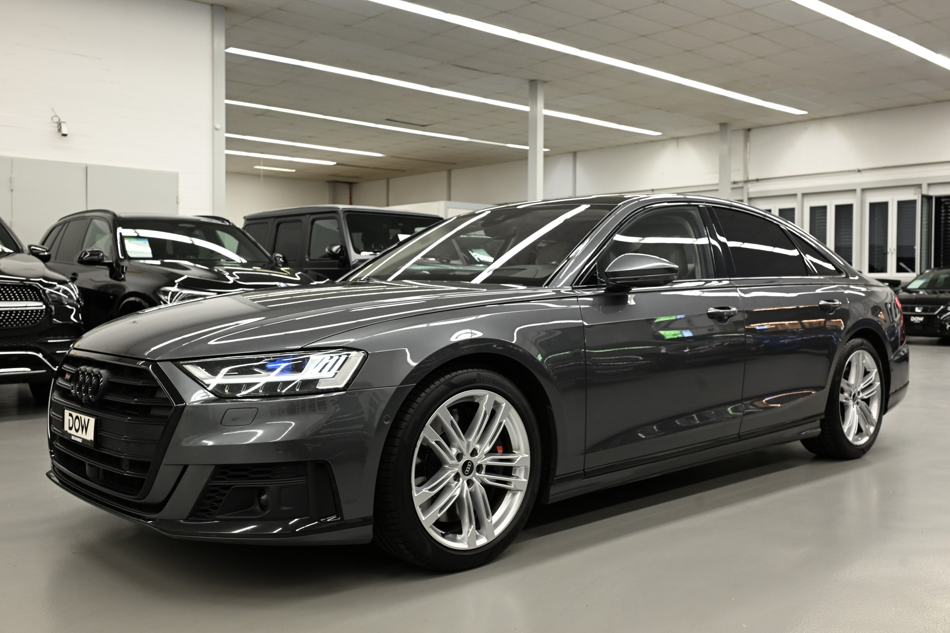 AUDI S8 4.0 V8 TFSI quattro T-Tronic-showroom-element-2