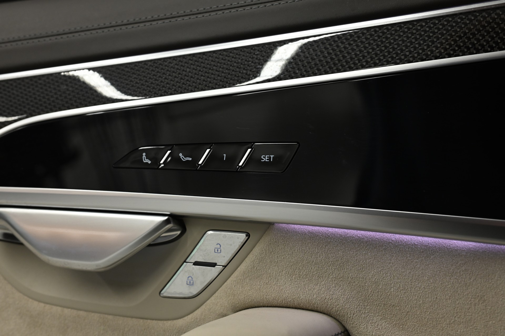 AUDI S8 4.0 V8 TFSI quattro T-Tronic-image-27