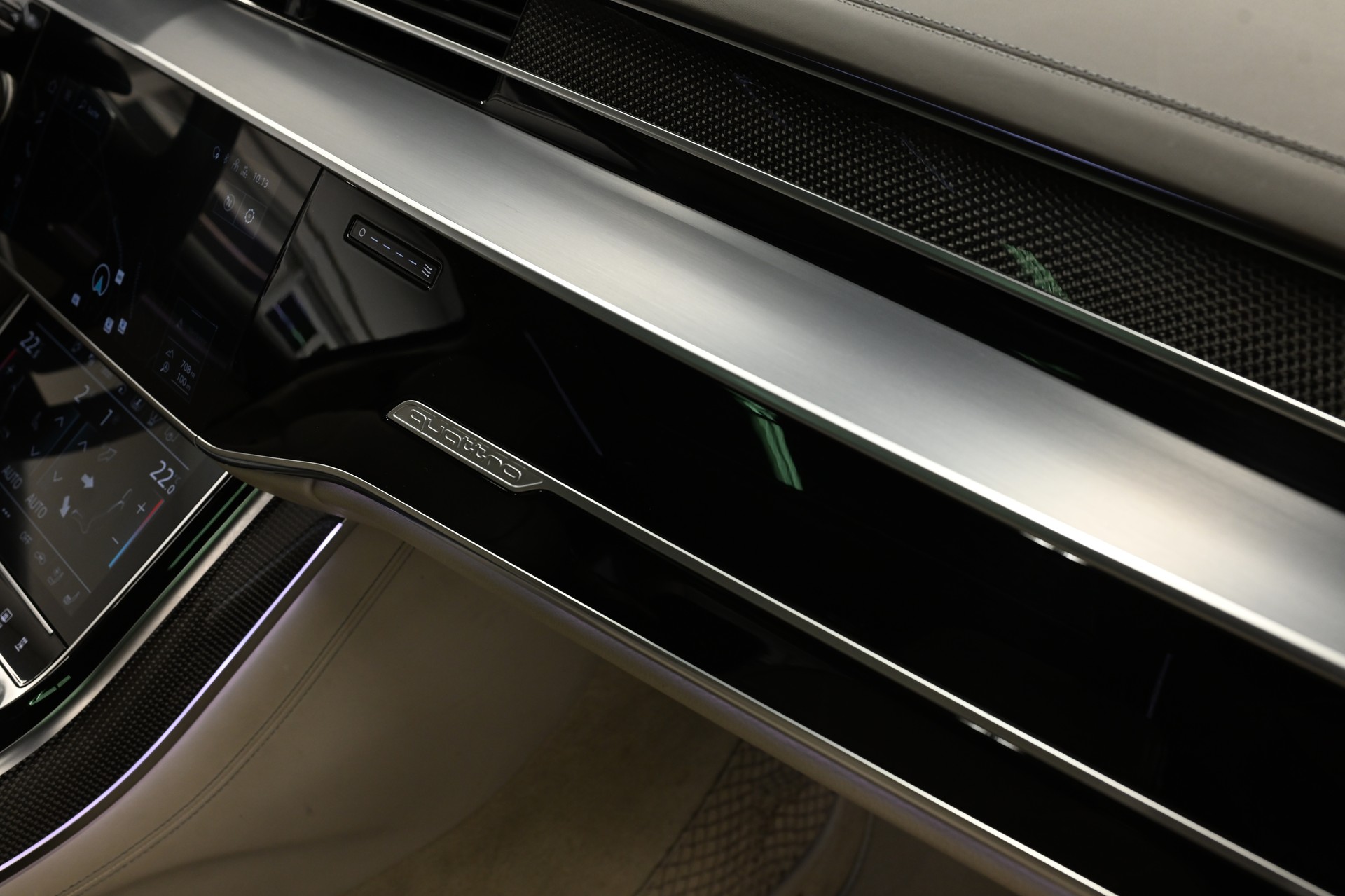 AUDI S8 4.0 V8 TFSI quattro T-Tronic-image-23