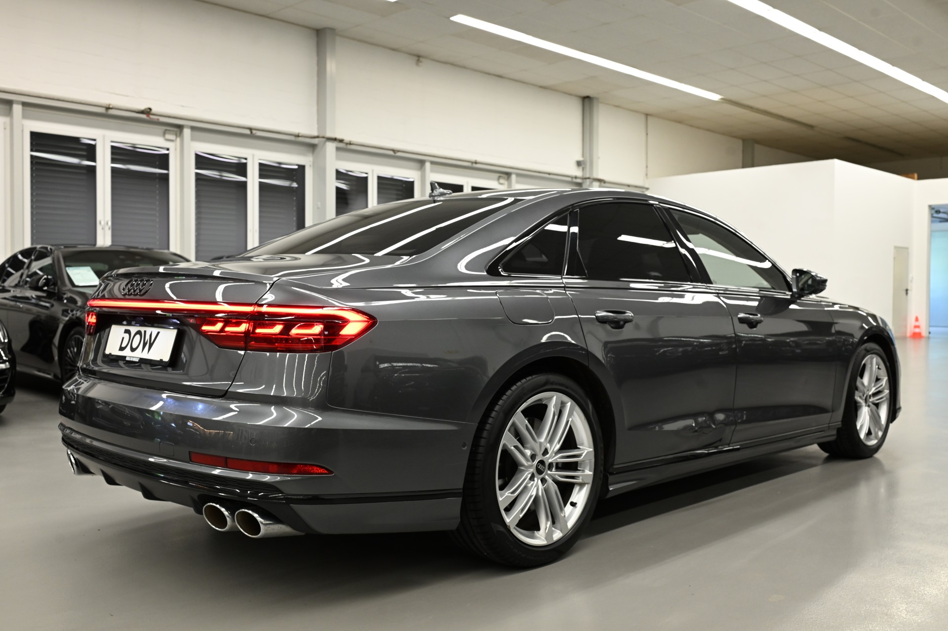 AUDI S8 4.0 V8 TFSI quattro T-Tronic-image-5