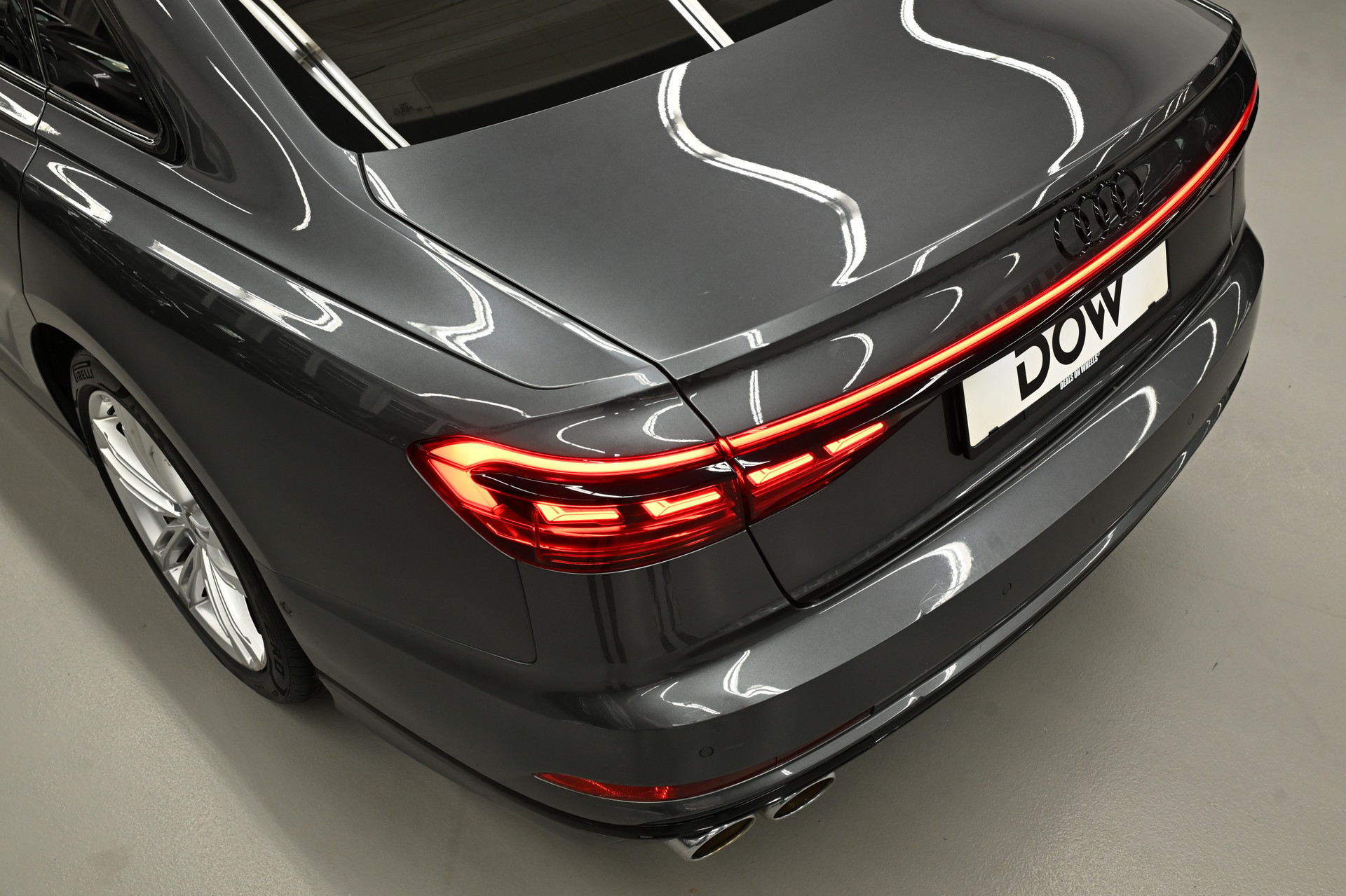 AUDI S8 4.0 V8 TFSI quattro T-Tronic-image-10
