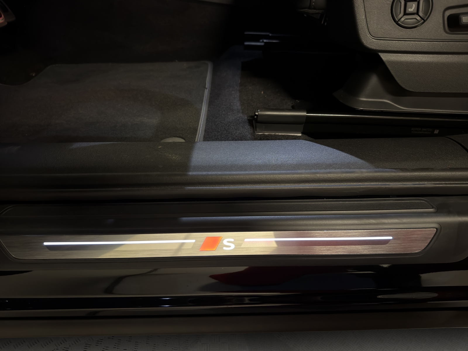 AUDI SQ5 TFSI quattro S-tronic-image-22