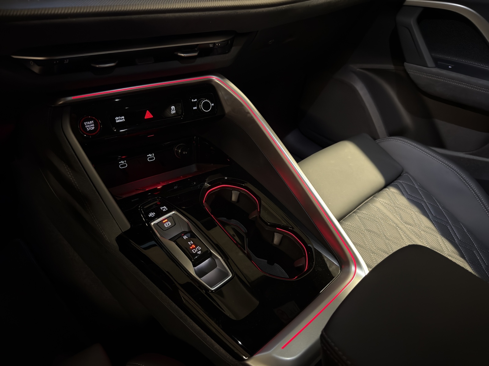 AUDI SQ5 TFSI quattro S-tronic-image-12
