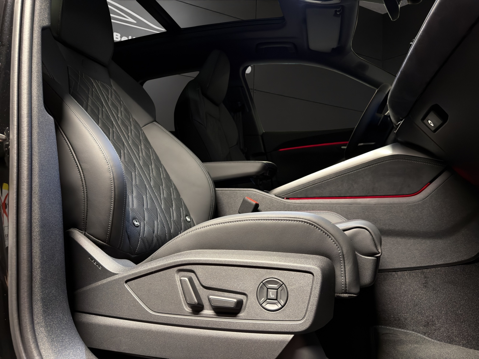 AUDI SQ5 TFSI quattro S-tronic-image-14