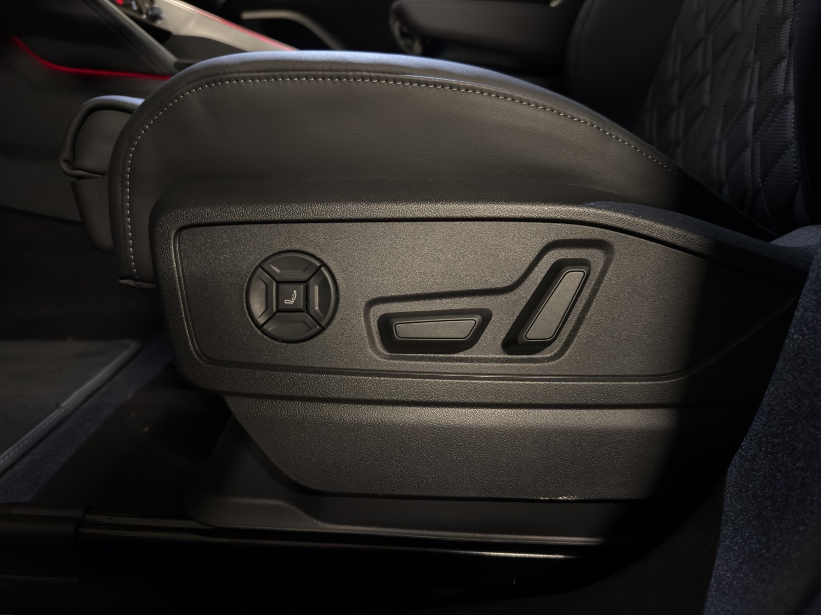 AUDI SQ5 TFSI quattro S-tronic-image-26