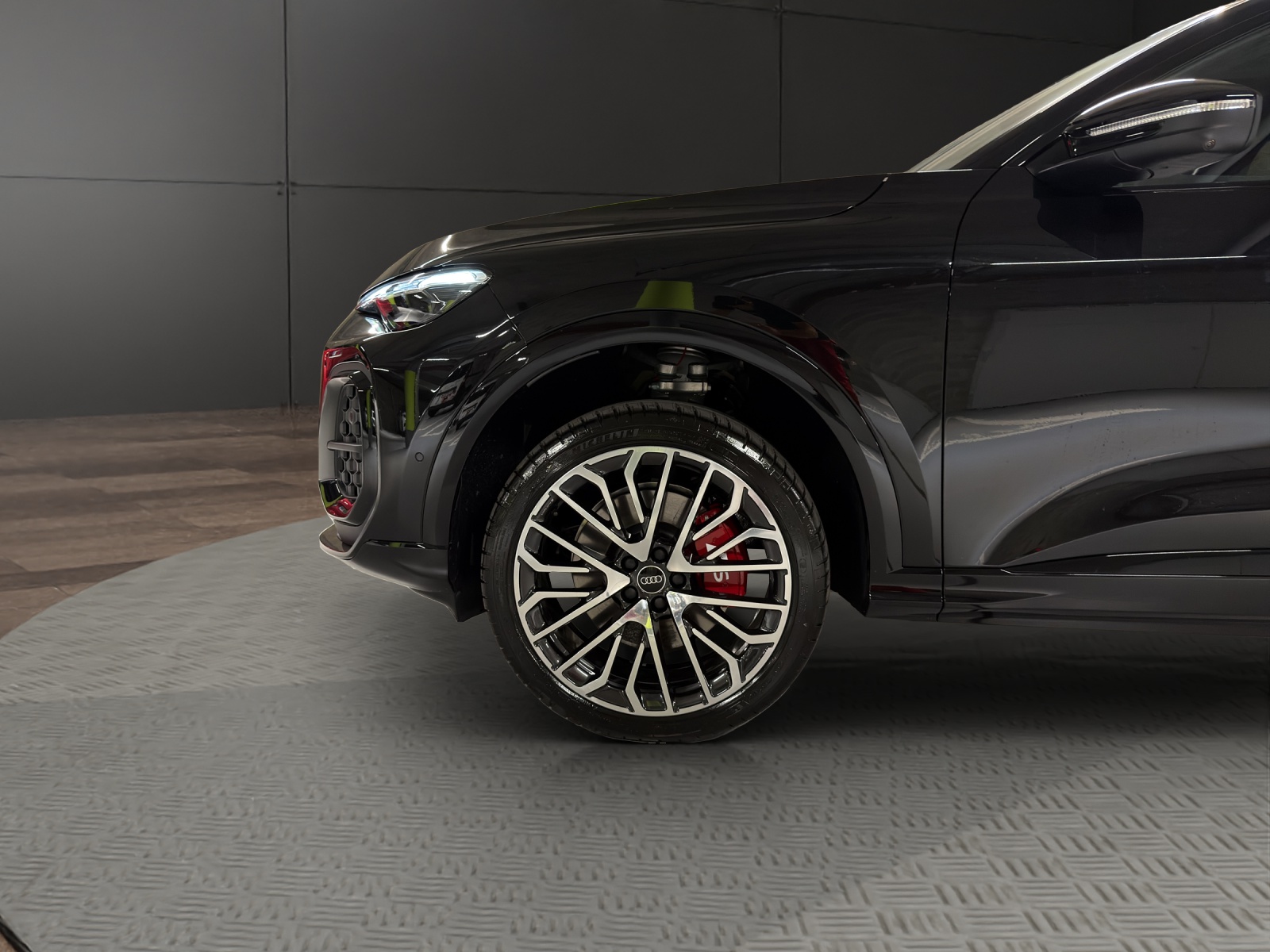 AUDI SQ5 TFSI quattro S-tronic-image-18